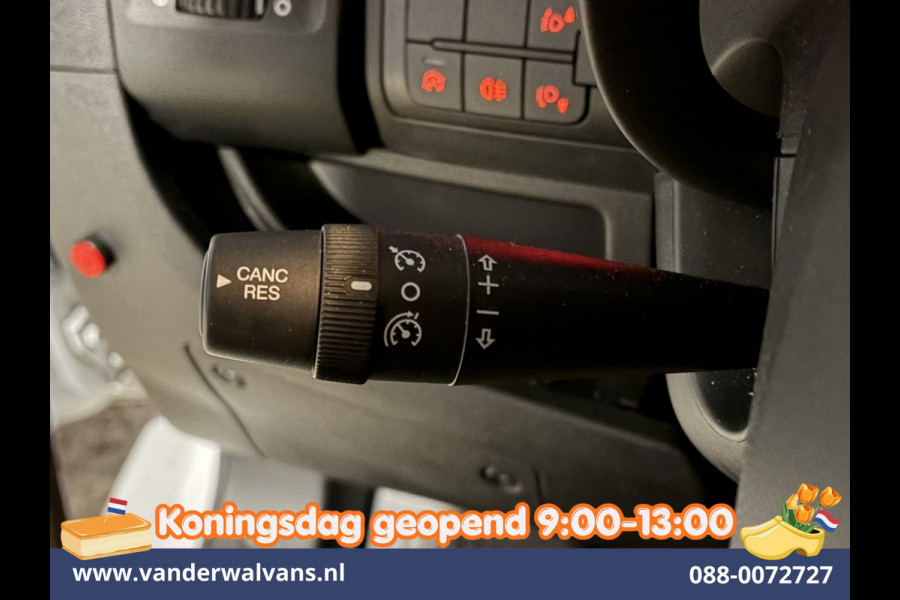 Peugeot Boxer 2.2 BlueHDi 141pk Bakwagen 436cm Lang Laadklep Euro6 Airco | Cruisecontrol | 1055kg laadvermogen Bijrijdersbank