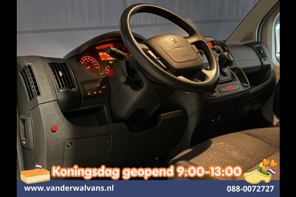 Peugeot Boxer 2.2 BlueHDi 141pk Bakwagen 436cm Lang Laadklep Euro6 Airco | Cruisecontrol | 1055kg laadvermogen Bijrijdersbank