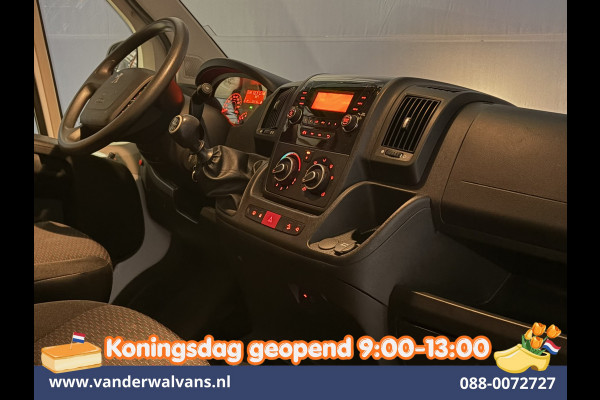 Peugeot Boxer 2.2 BlueHDi 141pk Bakwagen 436cm Lang Laadklep Euro6 Airco | Cruisecontrol | 1055kg laadvermogen Bijrijdersbank