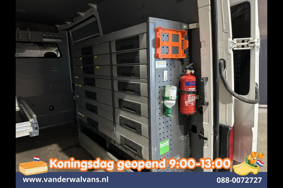 Volkswagen Crafter 2.0 TDI 141pk L3H3 L2H2 Inrichting Euro6 Airco | Camera | Apple Carplay | 3000kg Trekhaak | Cruisecontrol Android Auto, Chauffeursstoel, Parkeersensoren