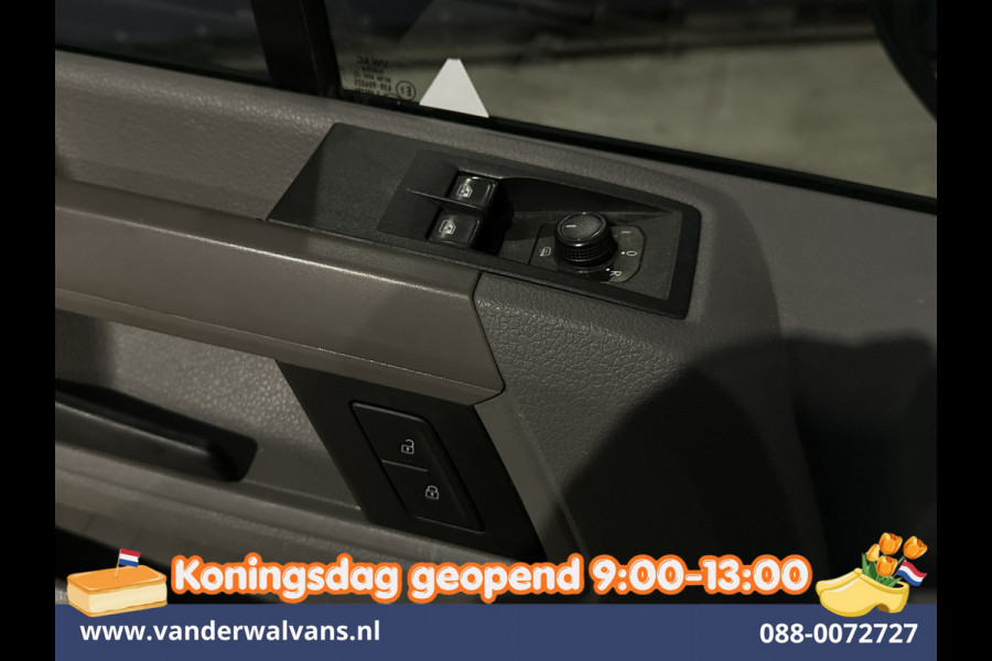 Volkswagen Crafter 2.0 TDI 141pk L3H3 L2H2 Inrichting Euro6 Airco | Camera | Apple Carplay | 3000kg Trekhaak | Cruisecontrol Android Auto, Chauffeursstoel, Parkeersensoren