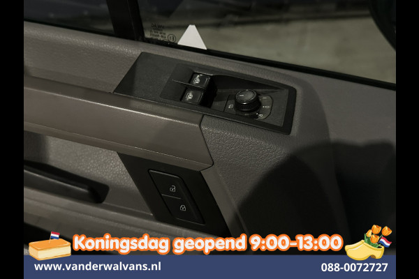 Volkswagen Crafter 2.0 TDI 141pk L3H3 L2H2 Inrichting Euro6 Airco | Camera | Apple Carplay | 3000kg Trekhaak | Cruisecontrol Android Auto, Chauffeursstoel, Parkeersensoren
