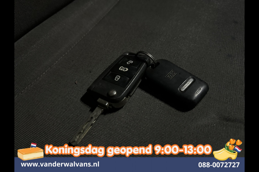 Volkswagen Crafter 2.0 TDI 141pk L3H3 L2H2 Inrichting Euro6 Airco | Camera | Apple Carplay | 3000kg Trekhaak | Cruisecontrol Android Auto, Chauffeursstoel, Parkeersensoren