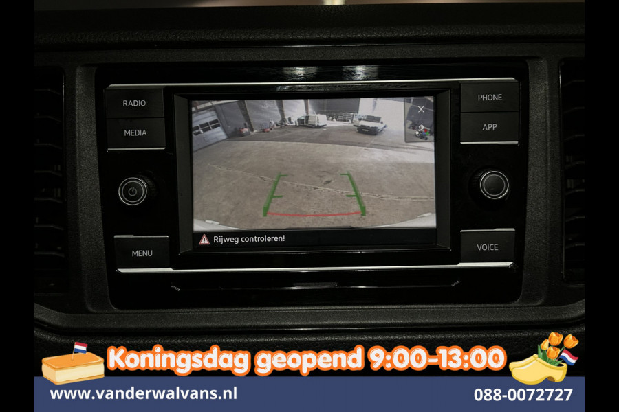 Volkswagen Crafter 2.0 TDI 141pk L3H3 L2H2 Euro6 Airco | Camera | Apple Carplay | Massagestoel | Cruisecontrol Android Auto, Chauffeurstoel