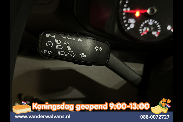 Volkswagen Crafter 2.0 TDI 141pk L3H3 L2H2 Euro6 Airco | Camera | Apple Carplay | Massagestoel | Cruisecontrol Android Auto, Chauffeurstoel