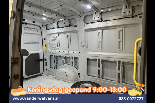 Volkswagen Crafter 2.0 TDI 141pk L3H3 L2H2 Euro6 Airco | Camera | Apple Carplay | Massagestoel | Cruisecontrol Android Auto, Chauffeurstoel