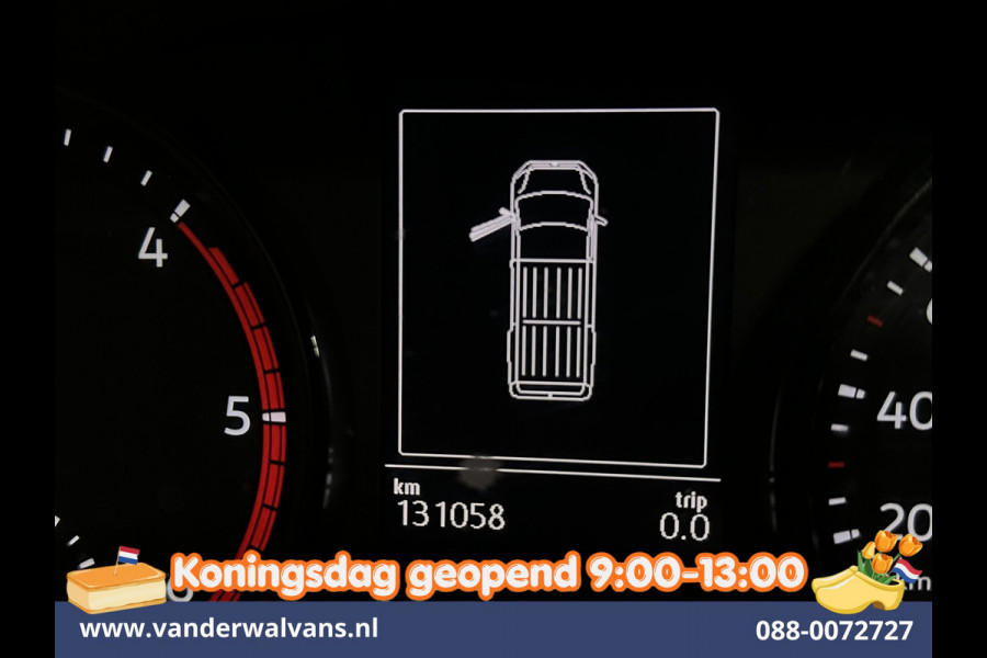Volkswagen Crafter 2.0 TDI 141pk L3H3 L2H2 Euro6 Airco | Camera | Apple Carplay | Massagestoel | Cruisecontrol Android Auto, Chauffeurstoel