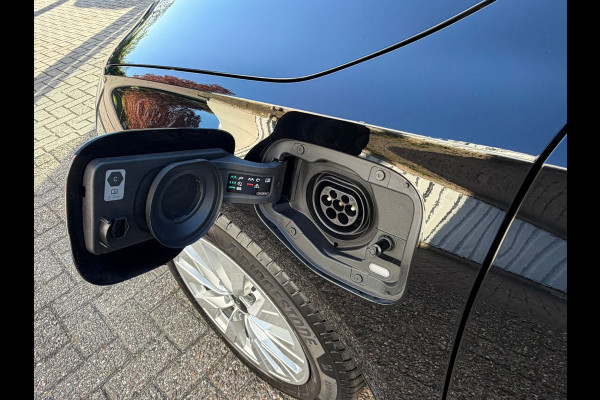 Audi A3 Sportback 40 TFSI e Edition | Navigatie | Virtual | Cruise | Sportstoelen | Clima | 16".