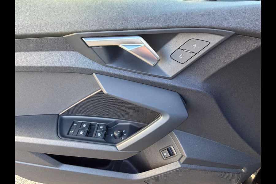 Audi A3 Sportback 40 TFSI e Edition | Navigatie | Virtual | Cruise | Sportstoelen | Clima | 16".