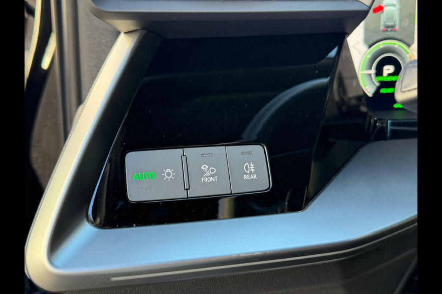 Audi A3 Sportback 40 TFSI e Edition | Navigatie | Virtual | Cruise | Sportstoelen | Clima | 16".