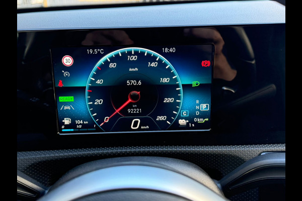 Mercedes-Benz A-Klasse 250 e Black-Edition Limousine AMG-LINE 218 Pk | Navigatie | Sfeerverlichting | Cruise | Climate | Full Led.