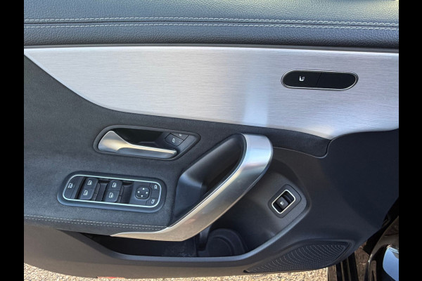 Mercedes-Benz A-Klasse 250 e Black-Edition Limousine AMG-LINE 218 Pk | Navigatie | Sfeerverlichting | Cruise | Climate | Full Led.