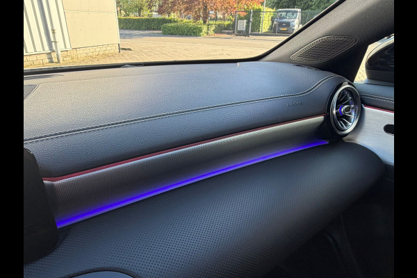 Mercedes-Benz A-Klasse 250 e Black-Edition Limousine AMG-LINE 218 Pk | Navigatie | Sfeerverlichting | Cruise | Climate | Full Led.