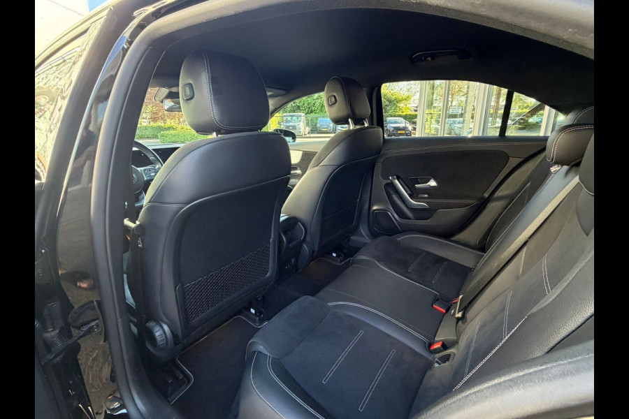 Mercedes-Benz A-Klasse 250 e Black-Edition Limousine AMG-LINE 218 Pk | Navigatie | Sfeerverlichting | Cruise | Climate | Full Led.