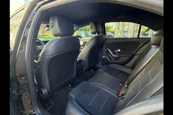 Mercedes-Benz A-Klasse 250 e Black-Edition Limousine AMG-LINE 218 Pk | Navigatie | Sfeerverlichting | Cruise | Climate | Full Led.