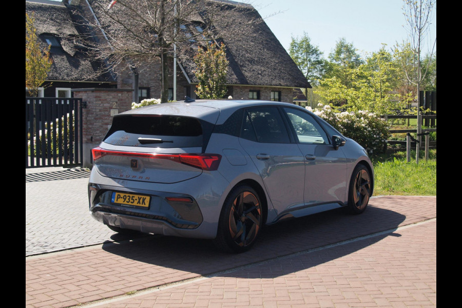 CUPRA Born Performance One 62 kWh | Panoramadak | 360 Camera | Head-Up Display | Apple Carplay |
