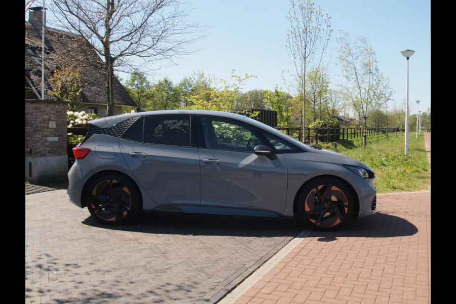 CUPRA Born Performance One 62 kWh | Panoramadak | 360 Camera | Head-Up Display | Apple Carplay |