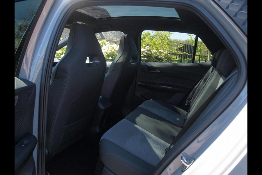 CUPRA Born Performance One 62 kWh | Panoramadak | 360 Camera | Head-Up Display | Apple Carplay |