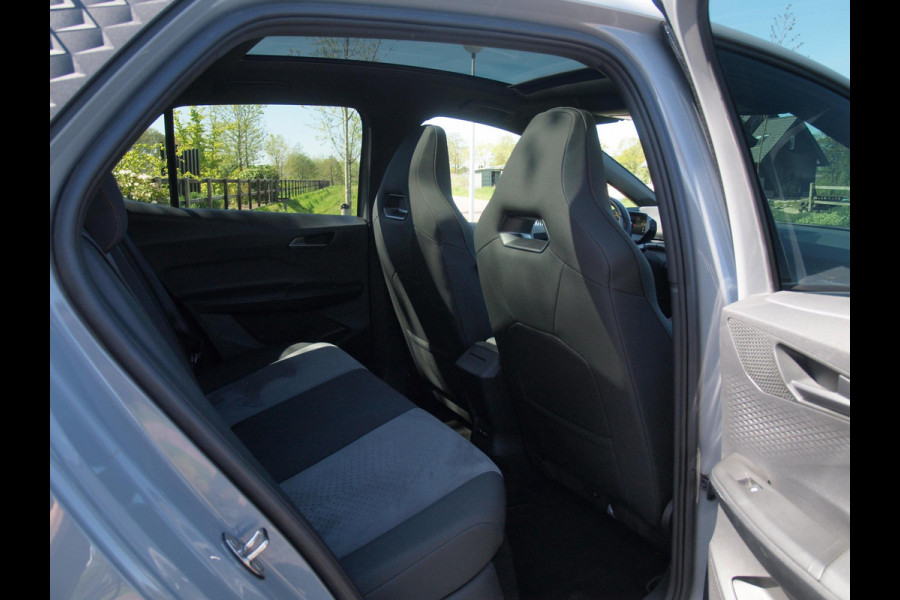 CUPRA Born Performance One 62 kWh | Panoramadak | 360 Camera | Head-Up Display | Apple Carplay |