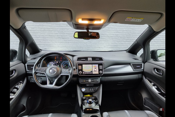 Nissan Leaf e+ Tekna 62kWh 218pk LEER Apple Carplay Android Auto Cruise control adaptief 360°Camera Navi Ecc Stoel+Stuurverwarming Keyless D Dodehoek detector Rijstrooksensor met correctie Uitparkeer waarschuwing Verkeersbord detectie Bluetooth Privacy Glas Lmv 17" Grootste Accu Grootste Actieradius Hoogste vermogen 218pk !