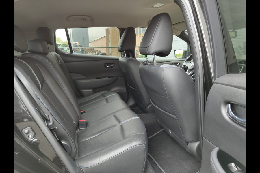 Nissan Leaf e+ Tekna 62kWh 218pk LEER Apple Carplay Android Auto Cruise control adaptief 360°Camera Navi Ecc Stoel+Stuurverwarming Keyless D Dodehoek detector Rijstrooksensor met correctie Uitparkeer waarschuwing Verkeersbord detectie Bluetooth Privacy Glas Lmv 17" Grootste Accu Grootste Actieradius Hoogste vermogen 218pk !