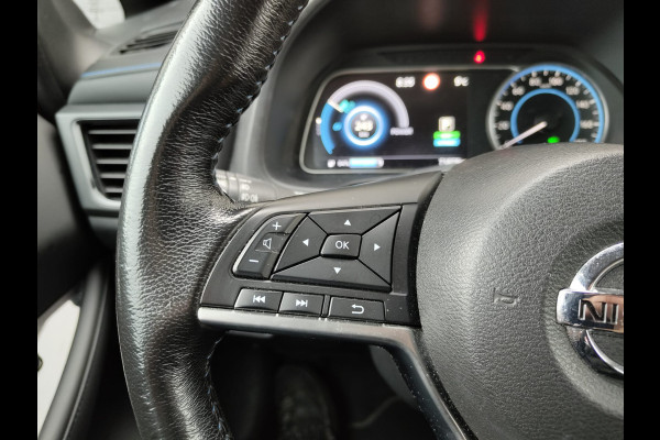 Nissan Leaf e+ Tekna 62kWh 218pk LEER Apple Carplay Android Auto Cruise control adaptief 360°Camera Navi Ecc Stoel+Stuurverwarming Keyless D Dodehoek detector Rijstrooksensor met correctie Uitparkeer waarschuwing Verkeersbord detectie Bluetooth Privacy Glas Lmv 17" Grootste Accu Grootste Actieradius Hoogste vermogen 218pk !