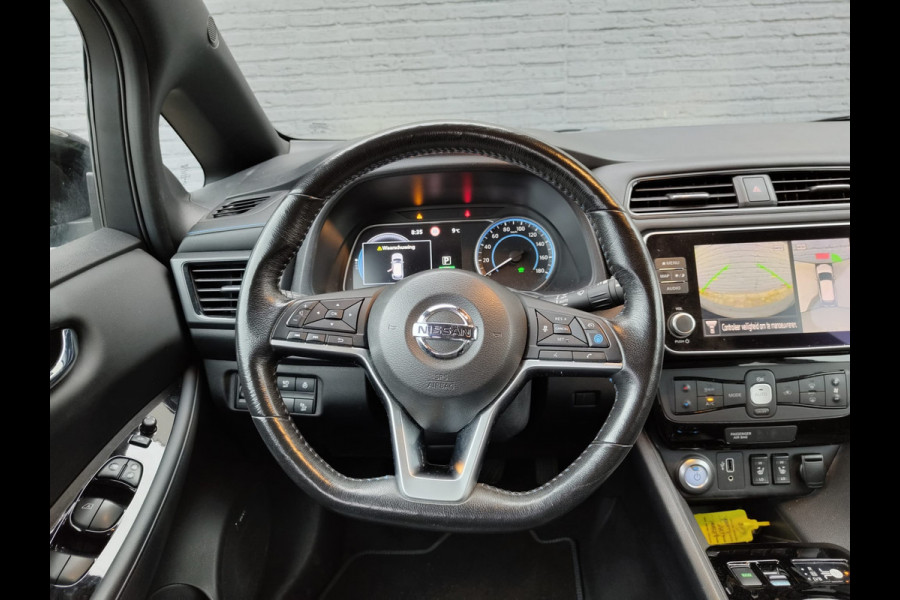 Nissan Leaf e+ Tekna 62kWh 218pk LEER Apple Carplay Android Auto Cruise control adaptief 360°Camera Navi Ecc Stoel+Stuurverwarming Keyless D Dodehoek detector Rijstrooksensor met correctie Uitparkeer waarschuwing Verkeersbord detectie Bluetooth Privacy Glas Lmv 17" Grootste Accu Grootste Actieradius Hoogste vermogen 218pk !