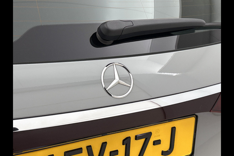 Mercedes-Benz E-Klasse Estate 300 e AMG Plug-In Hybride Trekhaak AMG Line | Night Pakket | Ledkoplampen | Stoelverwarming voor | Distronic. Inclusief 24 maanden MB Certified garantie voor Europa.
