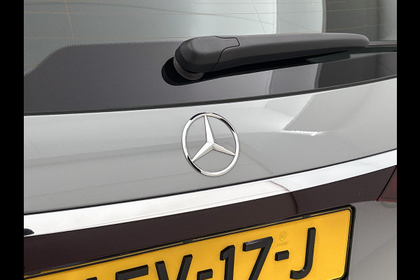 Mercedes-Benz E-Klasse Estate 300 e AMG Plug-In Hybride Trekhaak AMG Line | Night Pakket | Ledkoplampen | Stoelverwarming voor | Distronic. Inclusief 24 maanden MB Certified garantie voor Europa.