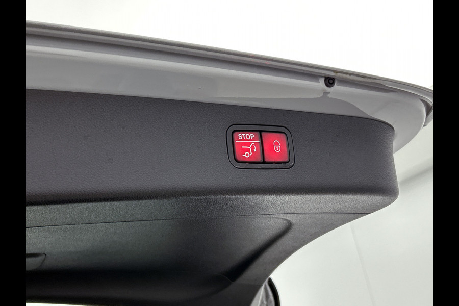Mercedes-Benz E-Klasse Estate 300 e AMG Plug-In Hybride Trekhaak AMG Line | Night Pakket | Ledkoplampen | Stoelverwarming voor | Distronic. Inclusief 24 maanden MB Certified garantie voor Europa.