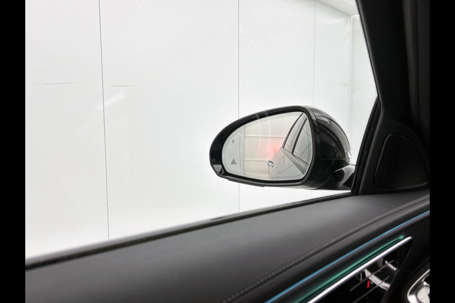 Mercedes-Benz E-Klasse Estate 300 e AMG Plug-In Hybride Trekhaak AMG Line | Night Pakket | Ledkoplampen | Stoelverwarming voor | Distronic. Inclusief 24 maanden MB Certified garantie voor Europa.