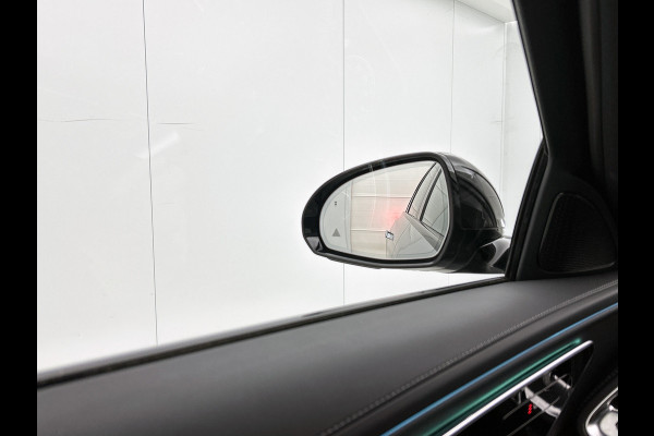 Mercedes-Benz E-Klasse Estate 300 e AMG Plug-In Hybride Trekhaak AMG Line | Night Pakket | Ledkoplampen | Stoelverwarming voor | Distronic. Inclusief 24 maanden MB Certified garantie voor Europa.