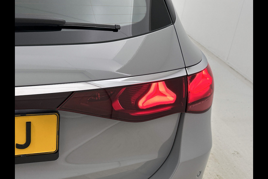 Mercedes-Benz E-Klasse Estate 300 e AMG Plug-In Hybride Trekhaak AMG Line | Night Pakket | Ledkoplampen | Stoelverwarming voor | Distronic. Inclusief 24 maanden MB Certified garantie voor Europa.