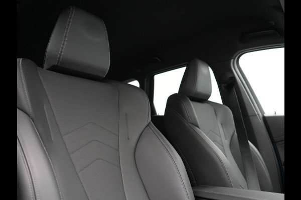 BMW X1 xDrive30e X Line PHEV 327pk Dealer O.H. | Camera | Lederen Sportstoelen & Stuur Verwarmd | Sfeerverlichting | Apple Carplay | Blis | Keyless | Navigatie | DAB | Cruise Control | 20"L.M | Plug In Hybrid |