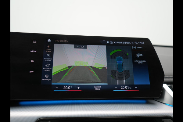 BMW X1 xDrive30e X Line PHEV 327pk Dealer O.H. | Camera | Lederen Sportstoelen & Stuur Verwarmd | Sfeerverlichting | Apple Carplay | Blis | Keyless | Navigatie | DAB | Cruise Control | 20"L.M | Plug In Hybrid |