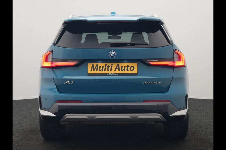 BMW X1 xDrive30e X Line PHEV 327pk Dealer O.H. | Camera | Lederen Sportstoelen & Stuur Verwarmd | Sfeerverlichting | Apple Carplay | Blis | Keyless | Navigatie | DAB | Cruise Control | 20"L.M | Plug In Hybrid |