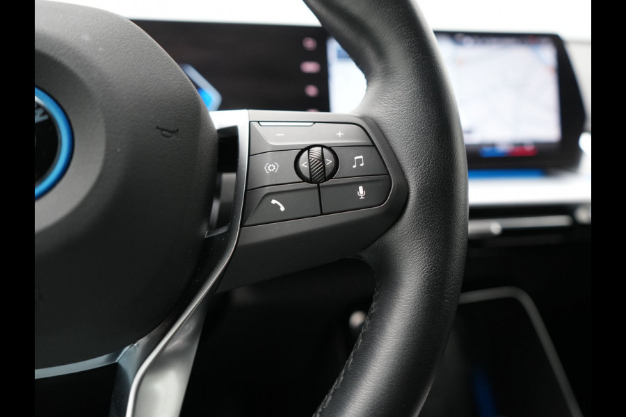 BMW X1 xDrive30e X Line PHEV 327pk Dealer O.H. | Camera | Lederen Sportstoelen & Stuur Verwarmd | Sfeerverlichting | Apple Carplay | Blis | Keyless | Navigatie | DAB | Cruise Control | 20"L.M | Plug In Hybrid |