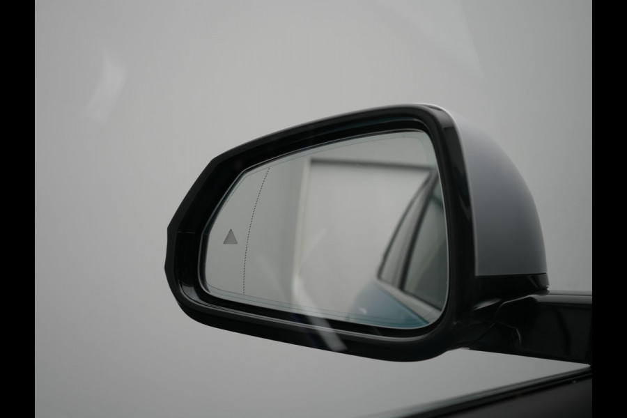 BMW X1 xDrive30e X Line PHEV 327pk Dealer O.H. | Camera | Lederen Sportstoelen & Stuur Verwarmd | Sfeerverlichting | Apple Carplay | Blis | Keyless | Navigatie | DAB | Cruise Control | 20"L.M | Plug In Hybrid |