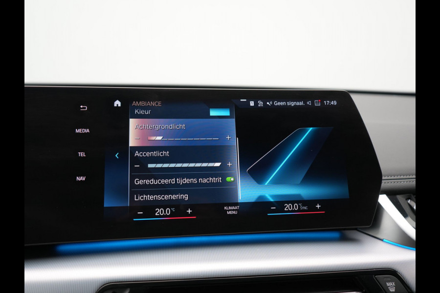 BMW X1 xDrive30e X Line PHEV 327pk Dealer O.H. | Camera | Lederen Sportstoelen & Stuur Verwarmd | Sfeerverlichting | Apple Carplay | Blis | Keyless | Navigatie | DAB | Cruise Control | 20"L.M | Plug In Hybrid |