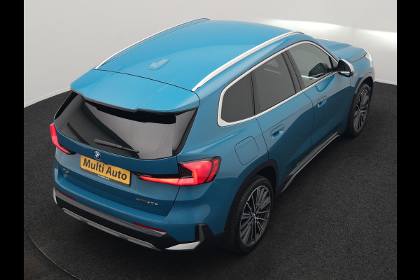 BMW X1 xDrive30e X Line PHEV 327pk Dealer O.H. | Camera | Lederen Sportstoelen & Stuur Verwarmd | Sfeerverlichting | Apple Carplay | Blis | Keyless | Navigatie | DAB | Cruise Control | 20"L.M | Plug In Hybrid |