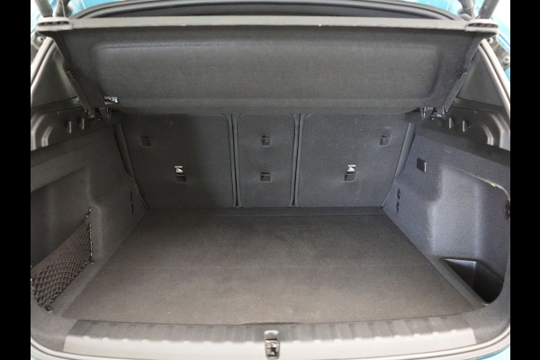 BMW X1 xDrive30e X Line PHEV 327pk Dealer O.H. | Camera | Lederen Sportstoelen & Stuur Verwarmd | Sfeerverlichting | Apple Carplay | Blis | Keyless | Navigatie | DAB | Cruise Control | 20"L.M | Plug In Hybrid |