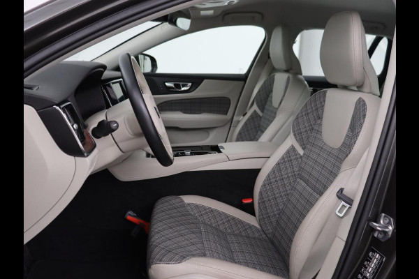 Volvo V60 2.0 T6 Twin Engine AWD Momentum Pro | SOH 88% | Stoelverwarming | Adaptive cruise | Carplay | Half leder | Navigatie | Full LED | Parkeerhulp | Climate control | Bluetooth | PHEV | Plug In
