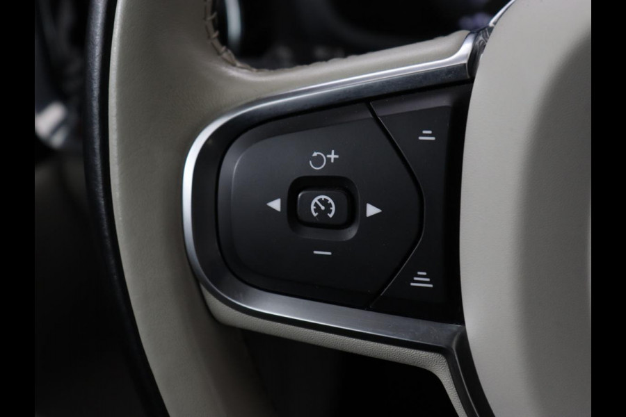 Volvo V60 2.0 T6 Twin Engine AWD Momentum Pro | SOH 88% | Stoelverwarming | Adaptive cruise | Carplay | Half leder | Navigatie | Full LED | Parkeerhulp | Climate control | Bluetooth | PHEV | Plug In