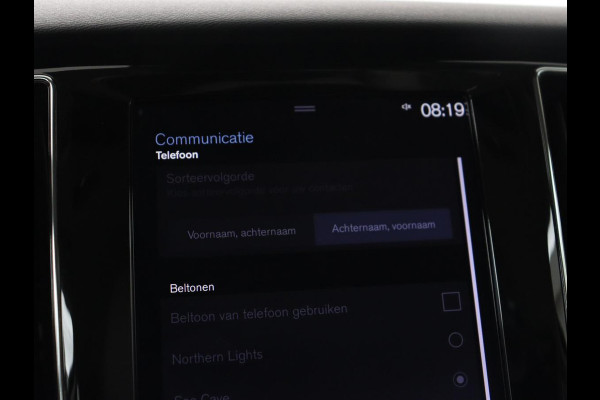 Volvo V60 2.0 T6 Twin Engine AWD Momentum Pro | SOH 88% | Stoelverwarming | Adaptive cruise | Carplay | Half leder | Navigatie | Full LED | Parkeerhulp | Climate control | Bluetooth | PHEV | Plug In