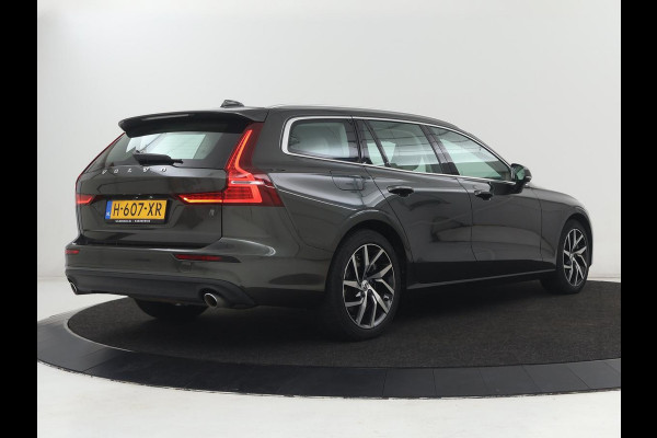 Volvo V60 2.0 T6 Twin Engine AWD Momentum Pro | SOH 88% | Stoelverwarming | Adaptive cruise | Carplay | Half leder | Navigatie | Full LED | Parkeerhulp | Climate control | Bluetooth | PHEV | Plug In