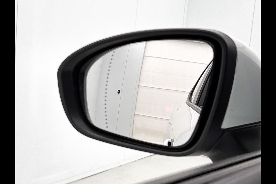 Renault Clio 1.0 TCe Zen / 6Versn. / 5drs./ Pdc./ Airco / Navigatie / Radio multimedia / Apk 04-2027