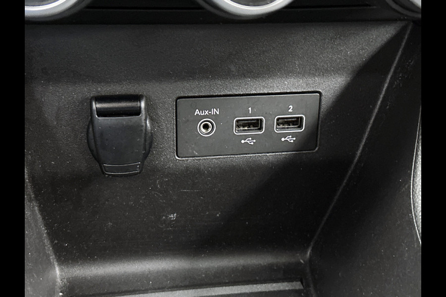Renault Clio 1.0 TCe Zen / 6Versn. / 5drs./ Pdc./ Airco / Navigatie / Radio multimedia / Apk 04-2027