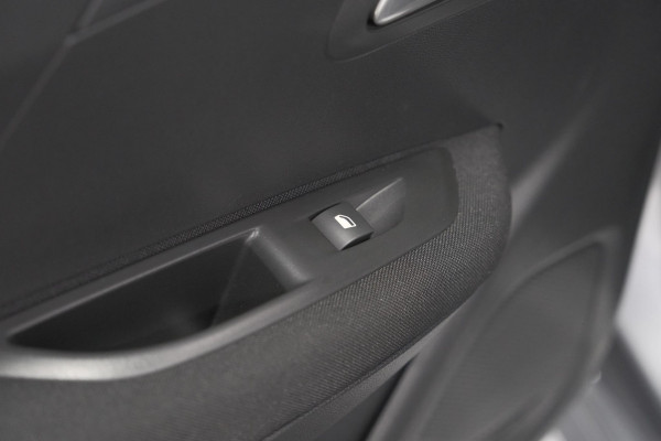 Peugeot 208 PureTech 75 Active Pack | Navigatie | Parkeersensoren | Apple Carplay | Allseason Banden