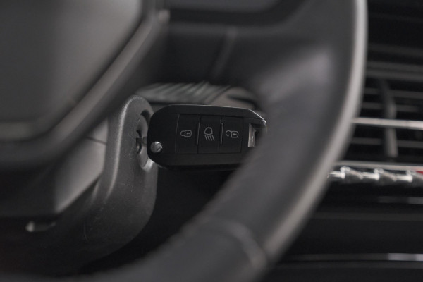 Peugeot 208 PureTech 75 Active Pack | Navigatie | Parkeersensoren | Apple Carplay | Allseason Banden