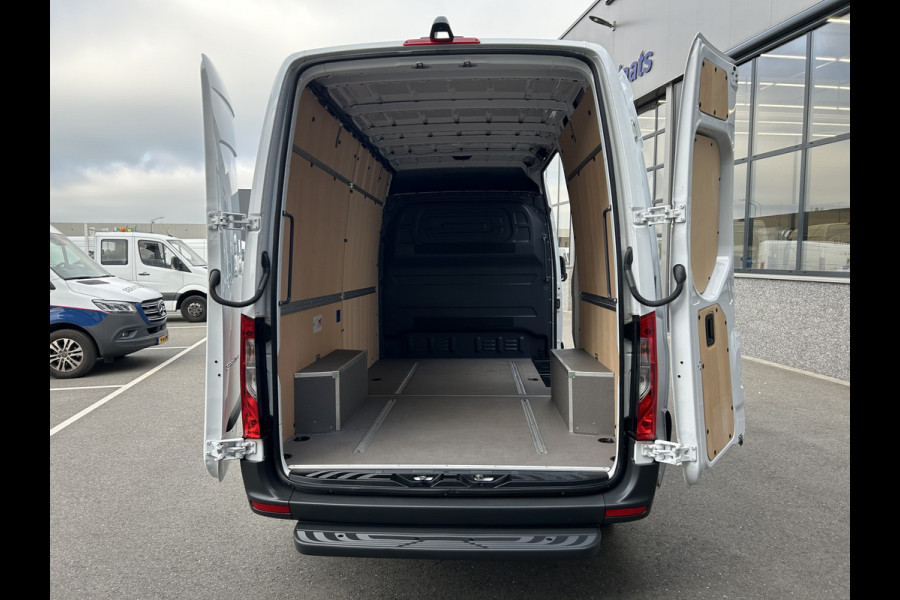 Mercedes-Benz Sprinter 317 CDI L2 H2 Pro Facelift / MBUX / Navigatie / Camera / Geveerde stoel / Cruise control / Airco / 270 Graden achterdeuren